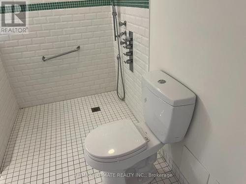 1410 - 3233 Eglinton Avenue E, Toronto, ON - Indoor Photo Showing Bathroom