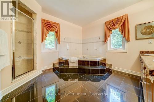 98 Rowland Court, Markham, ON - Indoor Photo Showing Bathroom