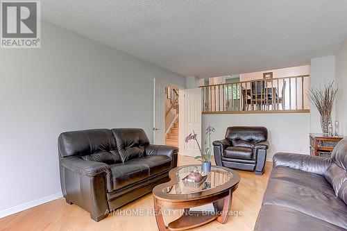 40 Willowbrook Road, Markham, ON - Indoor Photo Showing Living Room