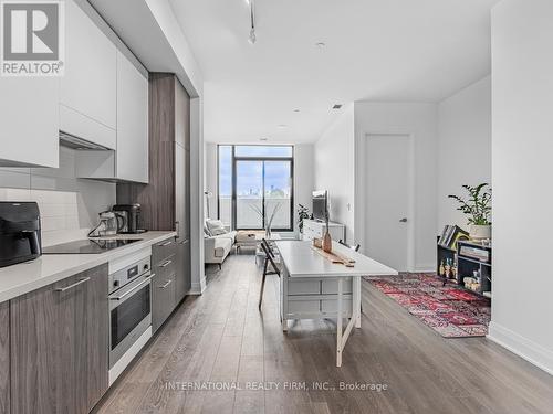 207 - 33 Frederick Todd Way, Toronto (Thorncliffe Park), ON - Indoor Photo Showing Kitchen