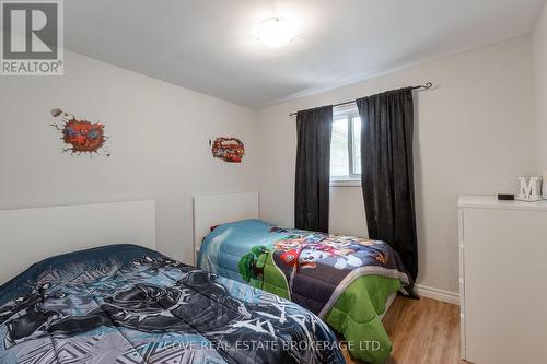 89 Conway Drive, London, ON - Indoor Photo Showing Bedroom