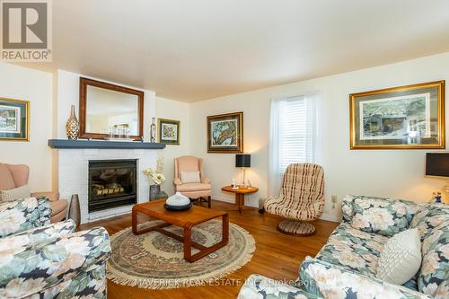 129 Main Street, Southwest Middlesex (Glencoe), ON - Indoor Photo Showing Living Room With Fireplace