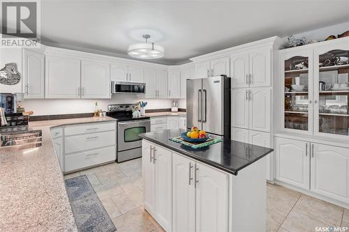 217 Delayen Place, Saskatoon, SK - Indoor Photo Showing Kitchen With Stainless Steel Kitchen With Double Sink