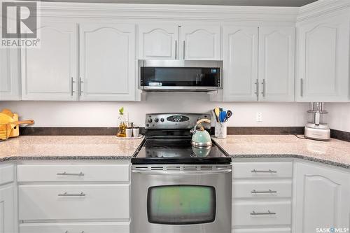 217 Delayen Place, Saskatoon, SK - Indoor Photo Showing Kitchen