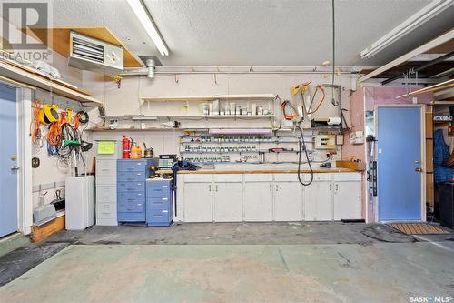 217 Delayen Place, Saskatoon, SK - Indoor Photo Showing Garage