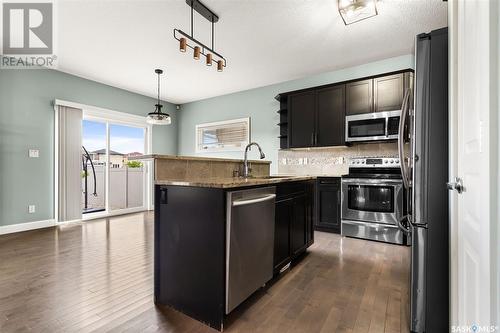 5335 Universal Crescent, Regina, SK - Indoor Photo Showing Kitchen With Upgraded Kitchen