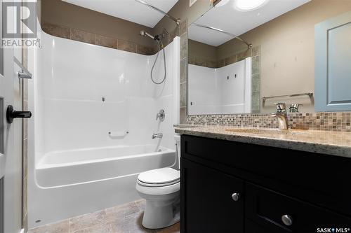 5335 Universal Crescent, Regina, SK - Indoor Photo Showing Bathroom