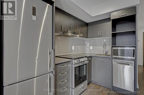 Ph105 - 219 Dundas Street E, Toronto, ON - Indoor Photo Showing Kitchen With Upgraded Kitchen