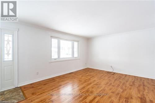 415 Hudson Drive, London, ON - Indoor Photo Showing Other Room