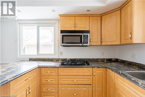 415 Hudson Drive, London, ON - Indoor Photo Showing Kitchen