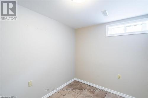 415 Hudson Drive, London, ON - Indoor Photo Showing Other Room