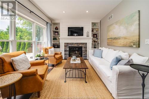 1255 Lakeview, Windsor, ON - Indoor Photo Showing Living Room With Fireplace