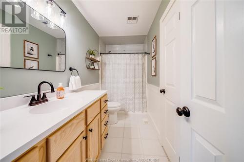 1255 Lakeview, Windsor, ON - Indoor Photo Showing Bathroom