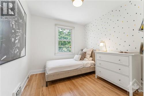 39 Fuller Street, Ottawa, ON - Indoor Photo Showing Bedroom