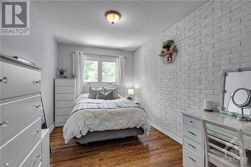1011 Pinewood Crescent, Ottawa, ON - Indoor Photo Showing Bedroom