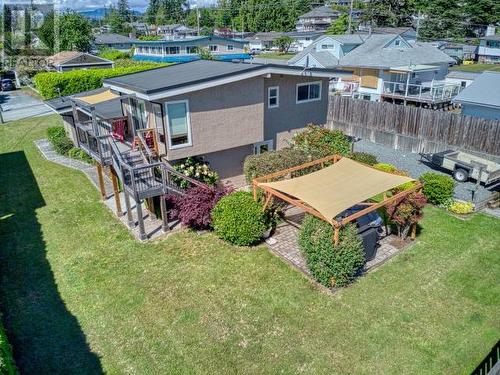 6990 Terrace Street, Powell River, BC - Outdoor