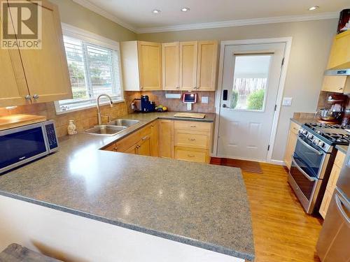 6990 Terrace Street, Powell River, BC - Indoor Photo Showing Kitchen With Double Sink