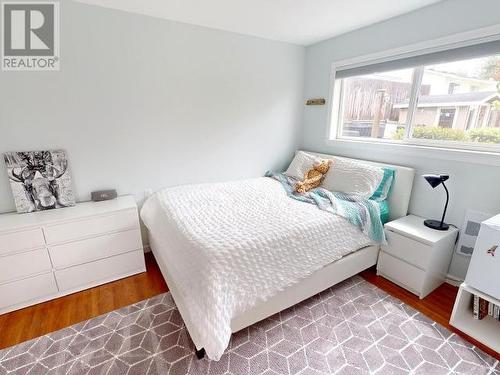 6990 Terrace Street, Powell River, BC - Indoor Photo Showing Bedroom