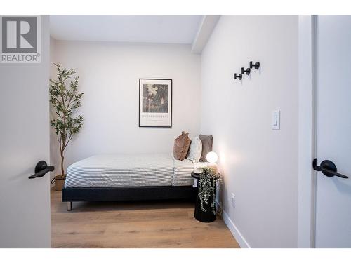 1233 Douglas Street, Revelstoke, BC - Indoor Photo Showing Bedroom