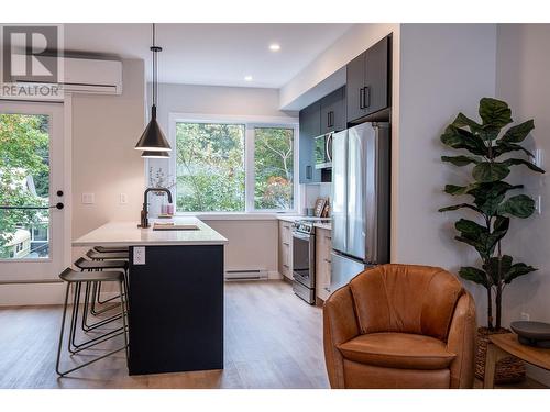 1233 Douglas Street, Revelstoke, BC - Indoor Photo Showing Kitchen