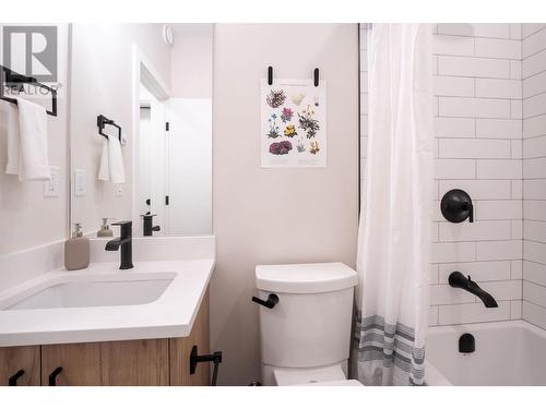 1235 Douglas Street, Revelstoke, BC - Indoor Photo Showing Bathroom