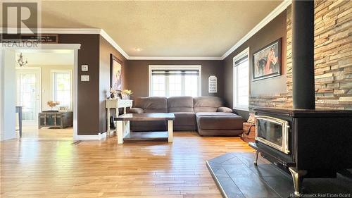 677 Rue Principale, Petit-Rocher, NB - Indoor Photo Showing Living Room