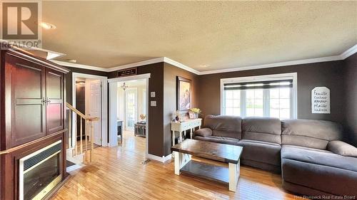 677 Rue Principale, Petit-Rocher, NB - Indoor Photo Showing Living Room