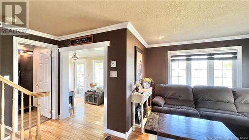 677 Rue Principale, Petit-Rocher, NB - Indoor Photo Showing Living Room