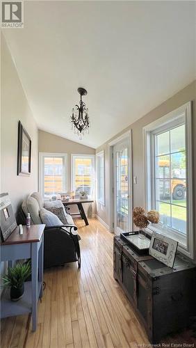 677 Rue Principale, Petit-Rocher, NB - Indoor Photo Showing Living Room