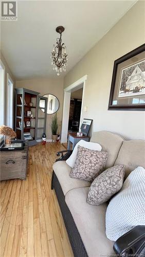 677 Rue Principale, Petit-Rocher, NB - Indoor Photo Showing Living Room