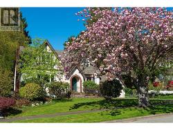 5537 HOLLAND STREET  Vancouver, BC V6N 2A7