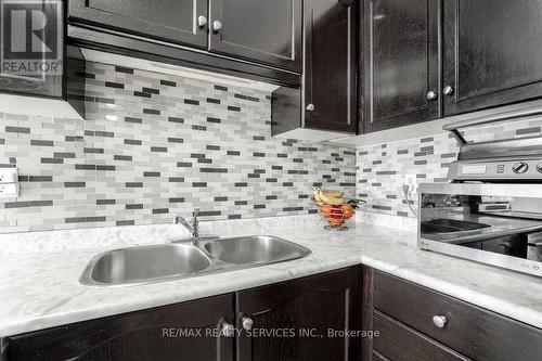 6888 Dillingwood Drive, Mississauga, ON - Indoor Photo Showing Kitchen With Double Sink