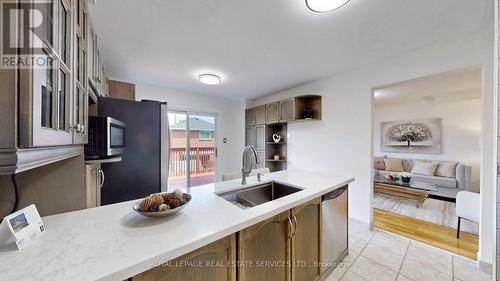 4657 Antelope Crescent, Mississauga, ON - Indoor Photo Showing Kitchen