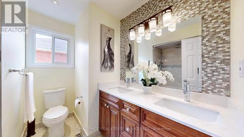 4657 Antelope Crescent, Mississauga, ON - Indoor Photo Showing Bathroom