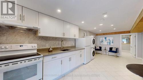 4657 Antelope Crescent, Mississauga, ON - Indoor Photo Showing Kitchen