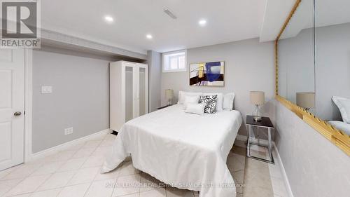 4657 Antelope Crescent, Mississauga, ON - Indoor Photo Showing Bedroom