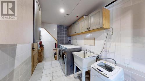 4657 Antelope Crescent, Mississauga, ON - Indoor Photo Showing Laundry Room