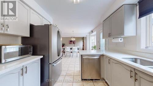 14 Australia Drive, Brampton, ON - Indoor Photo Showing Kitchen
