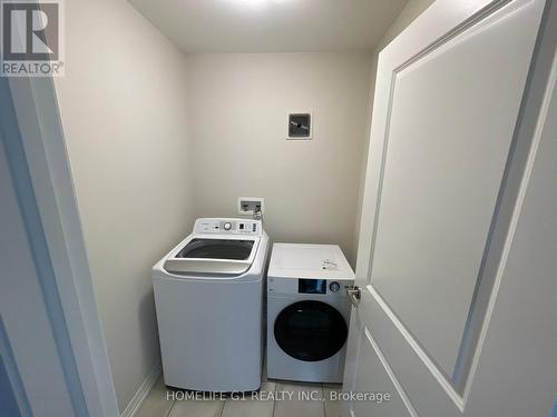 94 West Creek Court, Welland, ON - Indoor Photo Showing Laundry Room