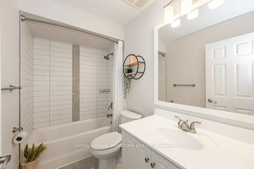 12 Hayloft Crt, Brampton, ON - Indoor Photo Showing Bathroom