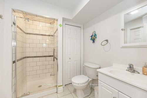 12 Hayloft Crt, Brampton, ON - Indoor Photo Showing Bathroom