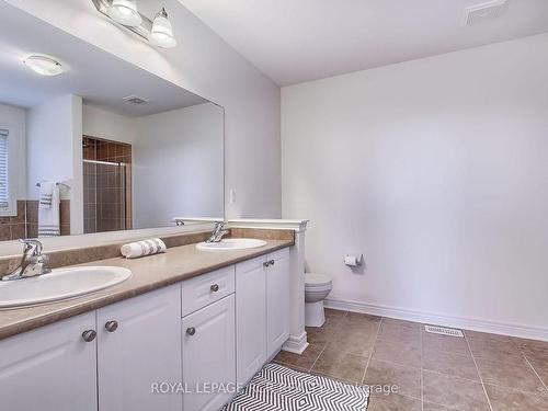 124 Downy Emerald Dr, Bradford West Gwillimbury, ON - Indoor Photo Showing Bathroom