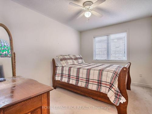 124 Downy Emerald Dr, Bradford West Gwillimbury, ON - Indoor Photo Showing Bedroom