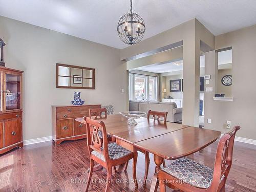 124 Downy Emerald Dr, Bradford West Gwillimbury, ON - Indoor Photo Showing Dining Room