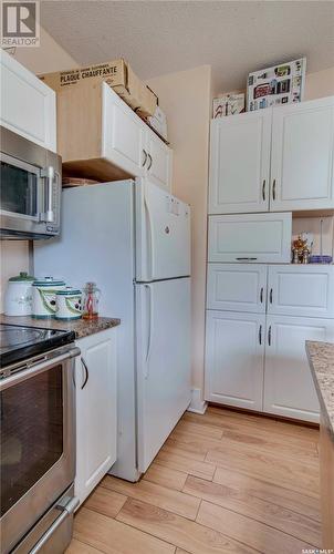 729 9Th Street E, Saskatoon, SK - Indoor Photo Showing Kitchen