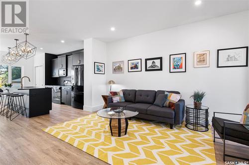 960 Edgar Street, Regina, SK - Indoor Photo Showing Living Room