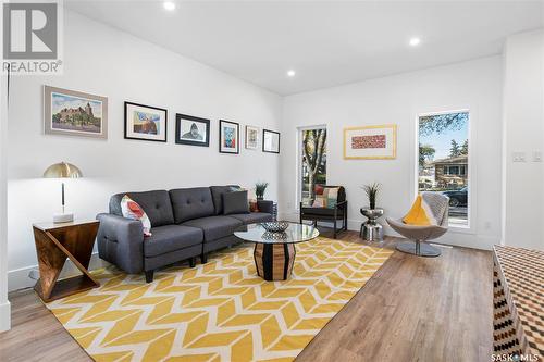 960 Edgar Street, Regina, SK - Indoor Photo Showing Living Room