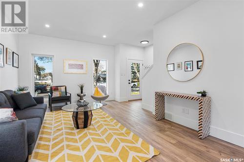 960 Edgar Street, Regina, SK - Indoor Photo Showing Living Room