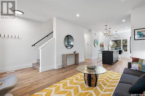 960 Edgar Street, Regina, SK - Indoor Photo Showing Living Room