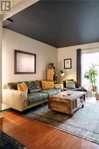 Livingroom - 119 Percy Street, Ottawa, ON - Indoor Photo Showing Living Room